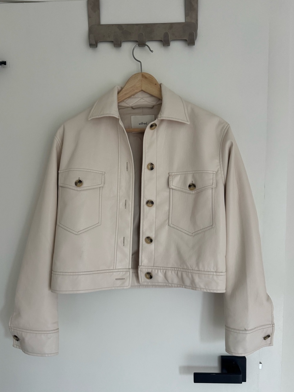 Wilfred Aritzia The Ganna vegan leather shirt jacket